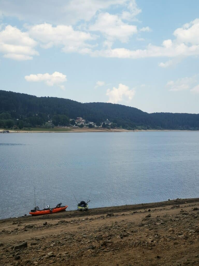 kayak fishing in lago alaggio