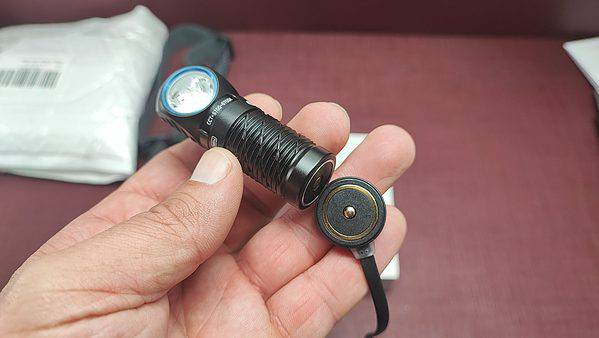 Olight perun 2 mini attacco magnetico