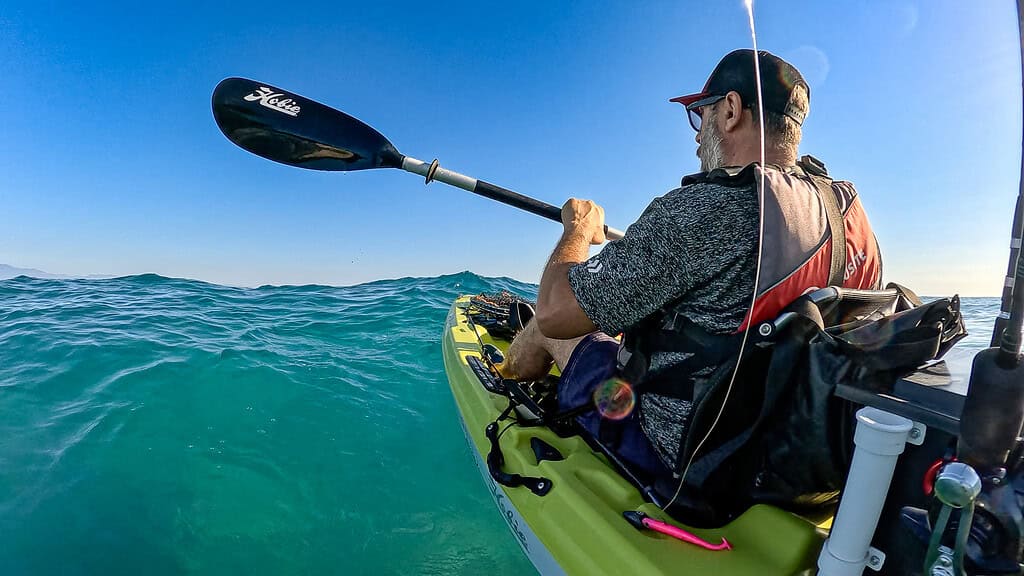 kayak con mare montante