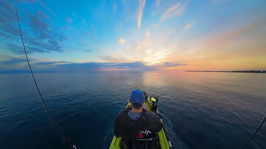 l'alba vista da una prospettiva diversa, in pieno relax pronti per una nuova avventura in kayak