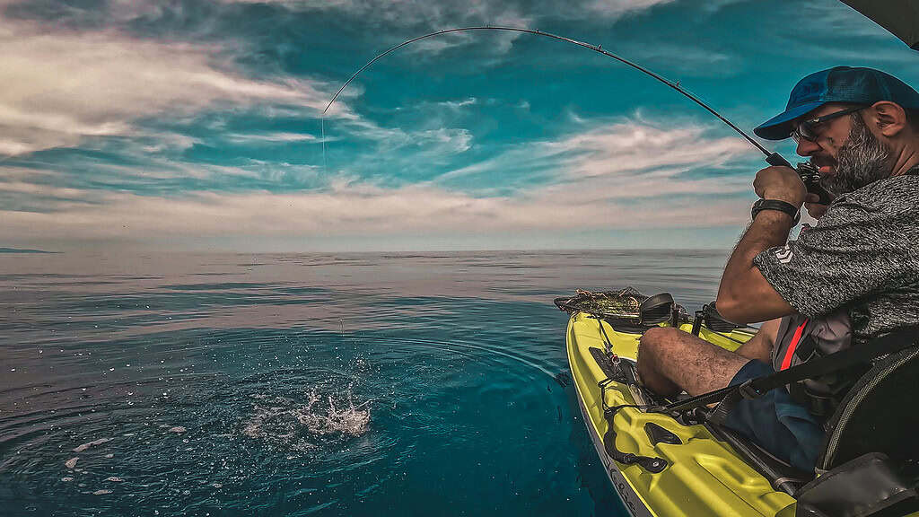 La pesca in verticale una delle tecniche più belle da praticare - kayak fishing