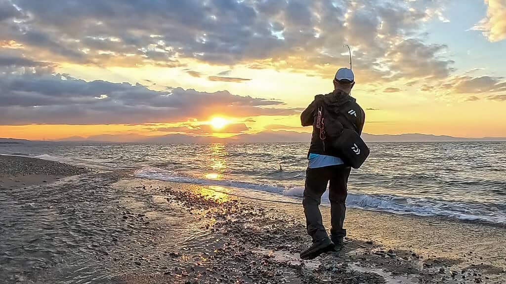 pesce serra a galla sul needle di PS-LURES arrow